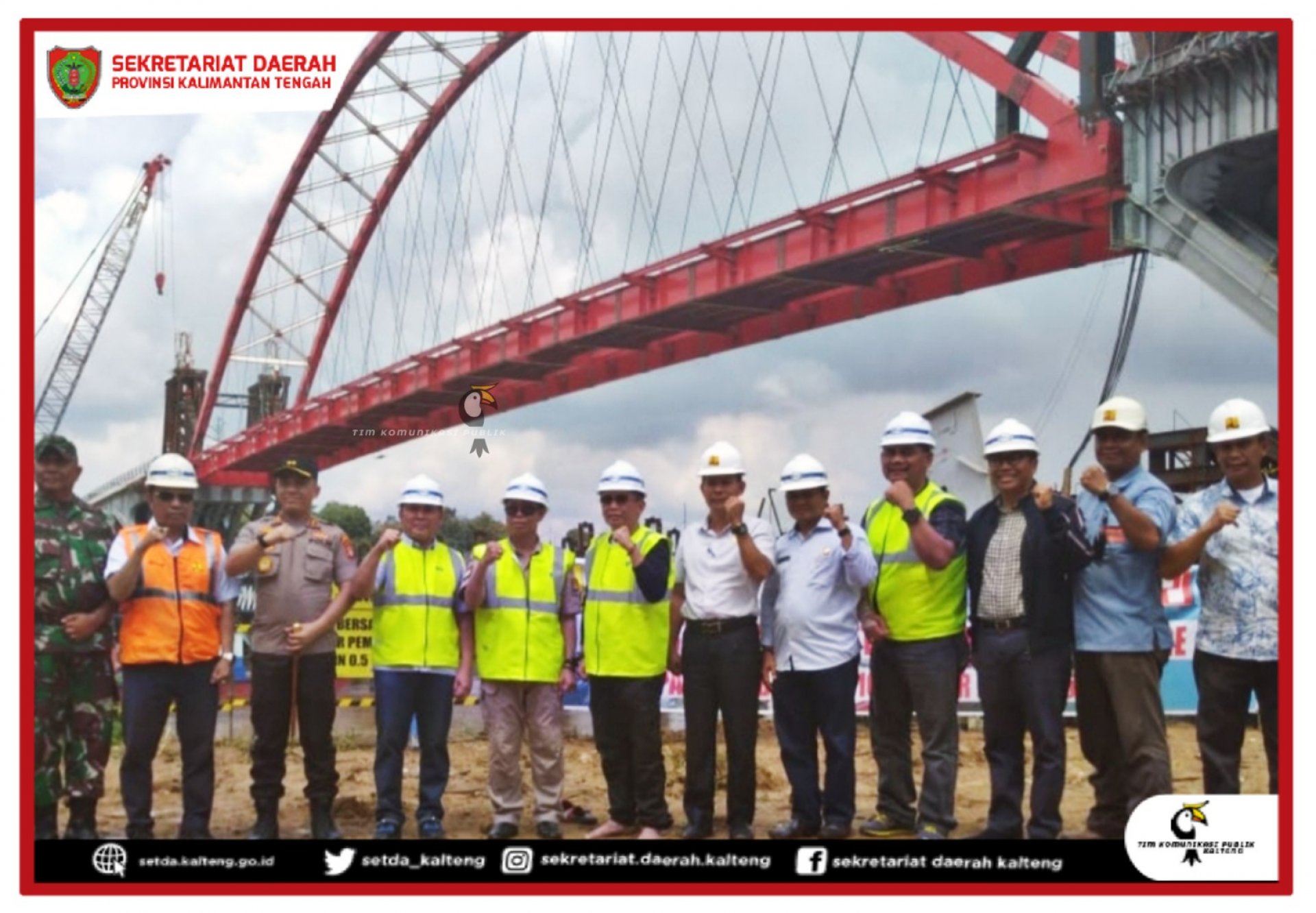Jokowi Resmikan Jembatan Gantung Terpanjang di Asia Tenggara di Kalimantan